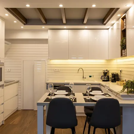 The Monolith Appartement *